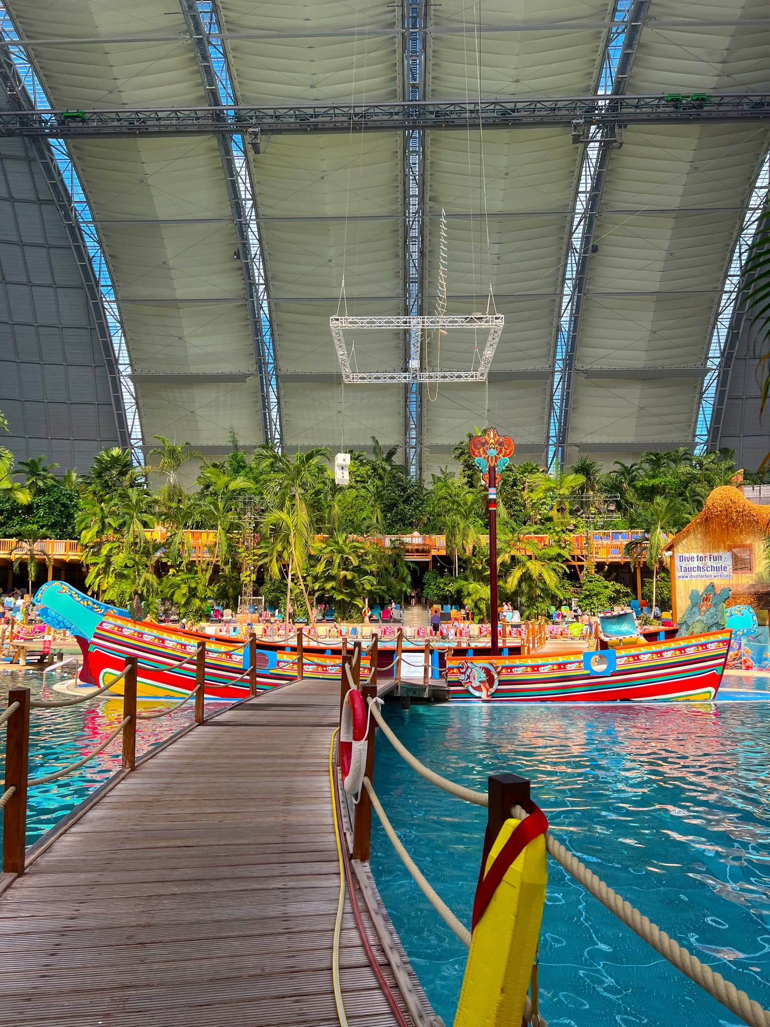 Jednodenní výlet do Tropical Islands – pláž, palmy, laguna a tobogány i v zimě - Obrázek 8