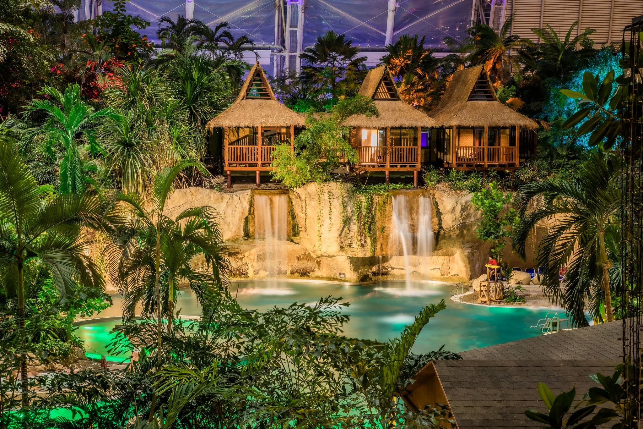 Jednodenní výlet do Tropical Islands – pláž, palmy, laguna a tobogány i v zimě - Obrázek 11