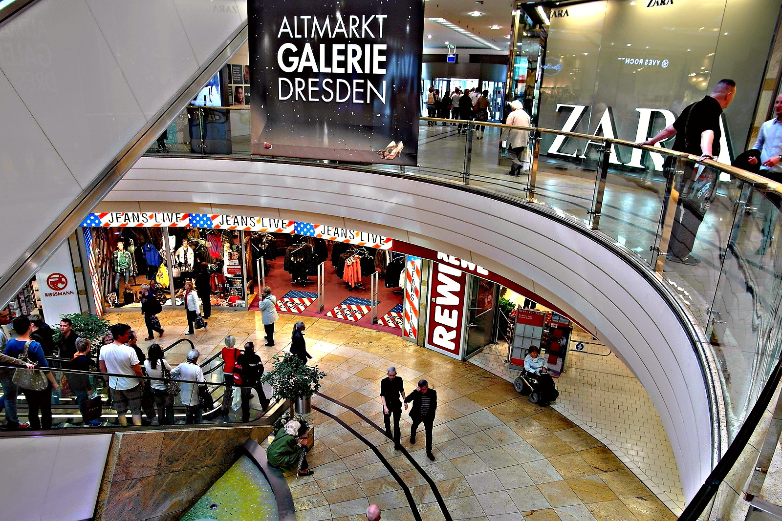 Altmarkt-Galerie Dresden – nákupní centrum u Altmarktu