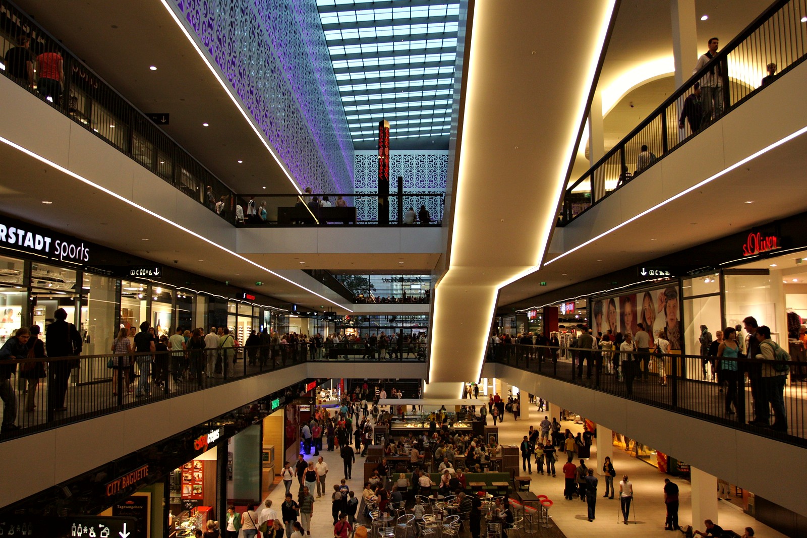 Centrum Galerie Dresden – interiér nákupního centra